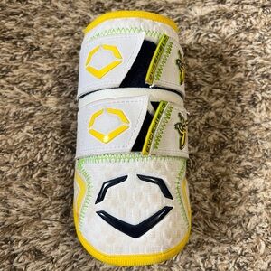 Evoshield baseball/softball elbow guard dbl strap Adult small Savannah bananas